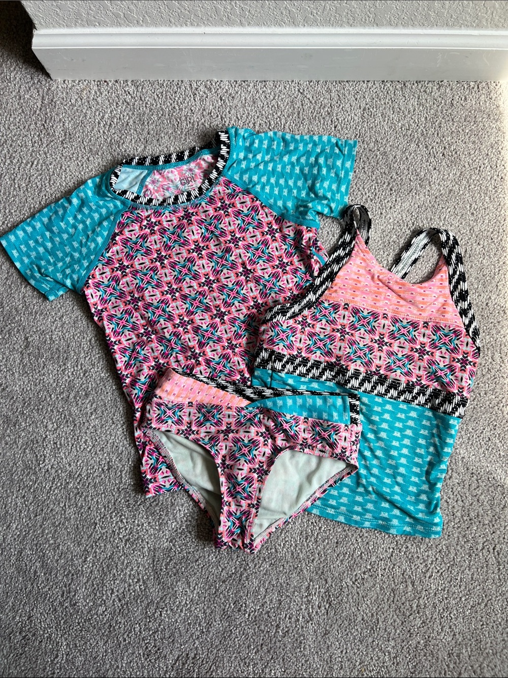 Athleta Girls' Pink & Turquoise Patterned 3-Piece Swim Set
